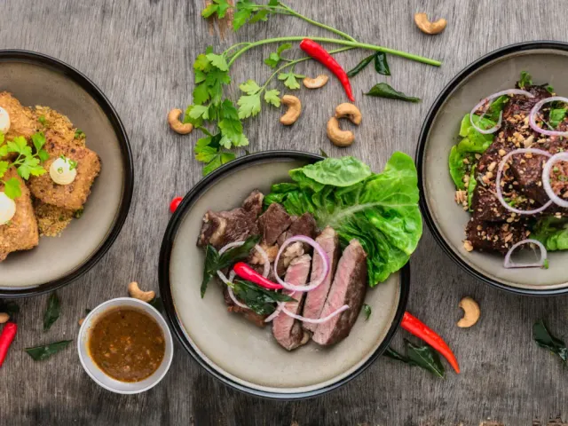 Budget Eats (Under 30 AED) — representative stock photo